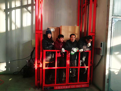 導軌式升降貨梯